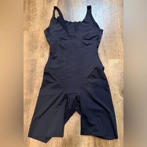 Maidenform Shaper and Slimmer Full Piece - Black - NWOT New